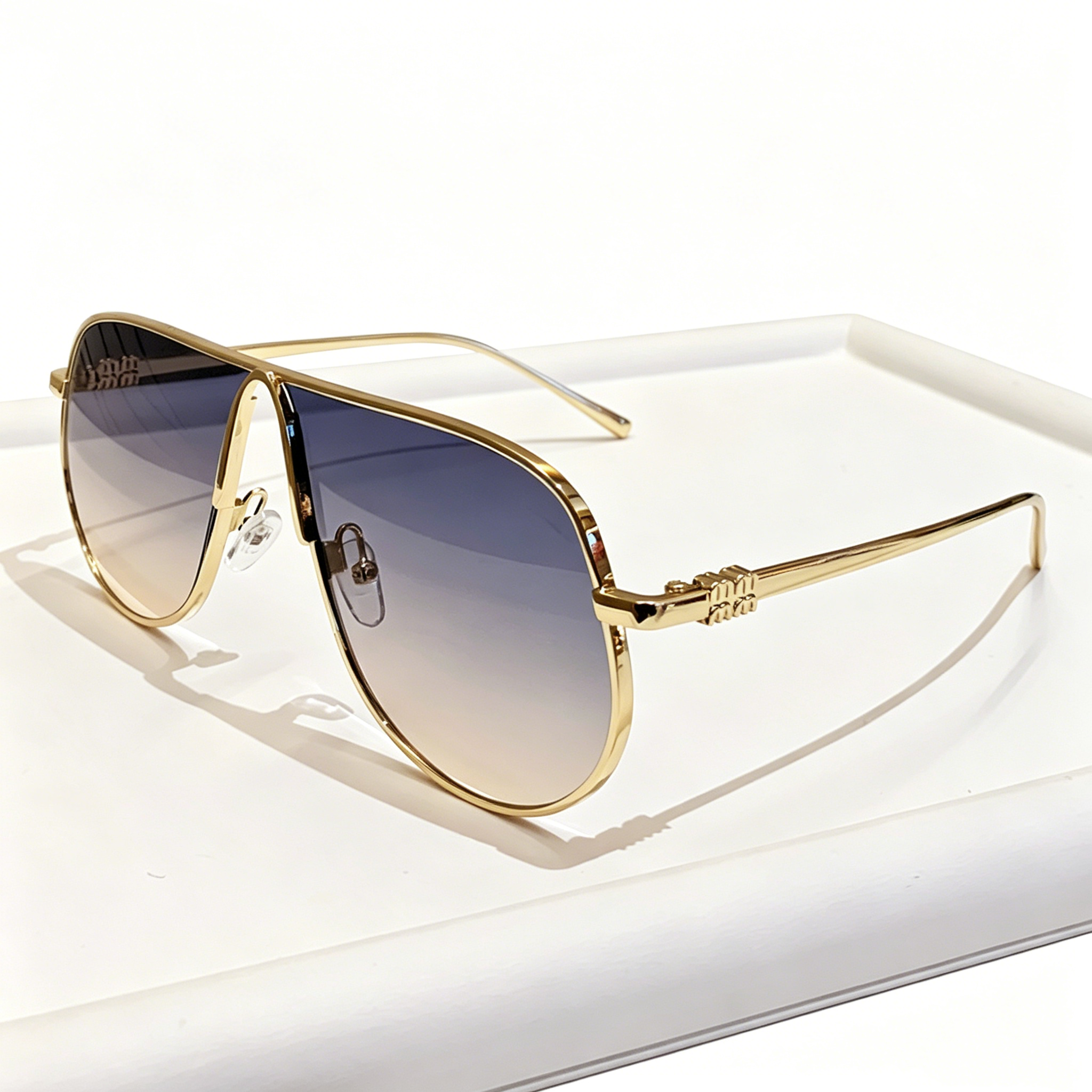Oversized Metal Wayfarer Sunglasses: Stylish Sunglasses for Street Style