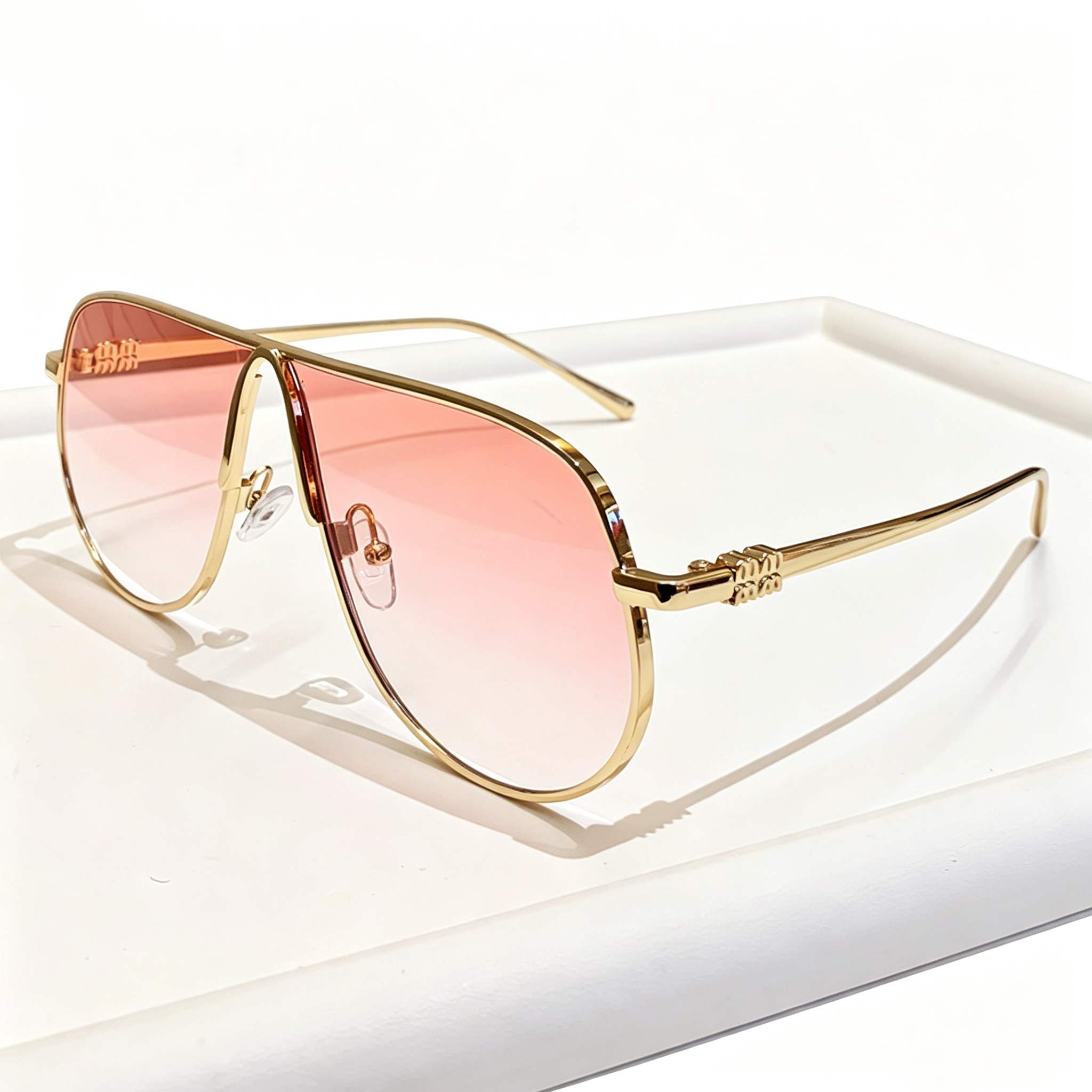 Oversized Metal Wayfarer Sunglasses: Stylish Sunglasses for Street Style
